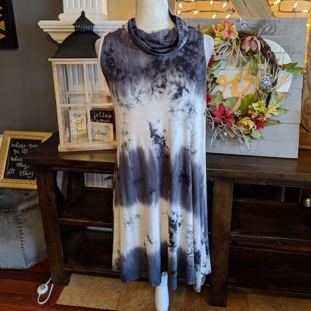 Tie dye sleeveless dress